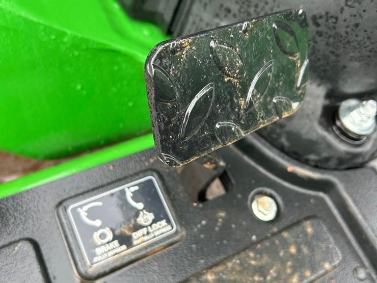 2022-john-deere-3032e-image-24