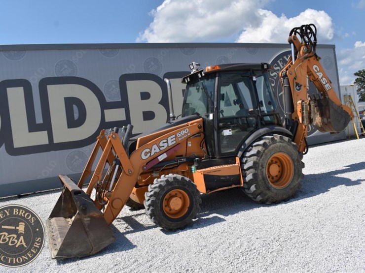 2012-case-590sn-image-1