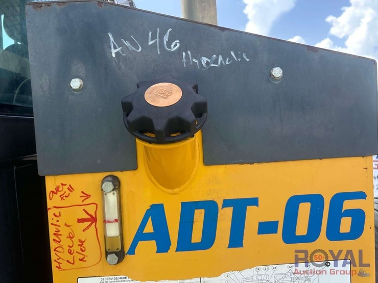 2016-deere-410e-image-35