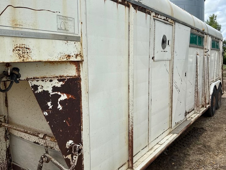 7ft-x-22ft-show-me-livestock-trailer-image-23