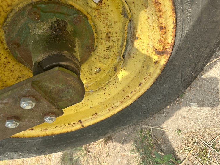 john-deere-100-image-9