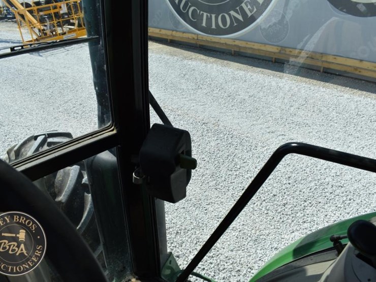 2017-john-deere-6120e-image-38