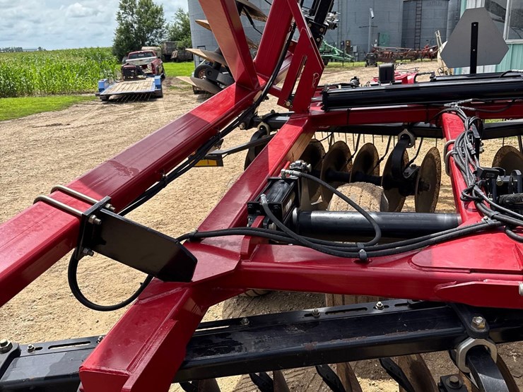 2012-case-ih-340-image-22