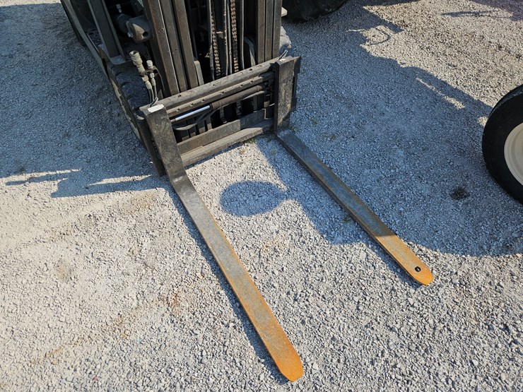 #185824-•-nissan-50-forklift-image-3