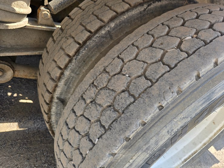 2012-kenworth-t800-image-130