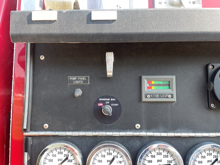 #1017-•-1985-retired-firetruck-(has-wi-title)-image-69