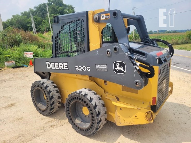 deere-320g-image-9