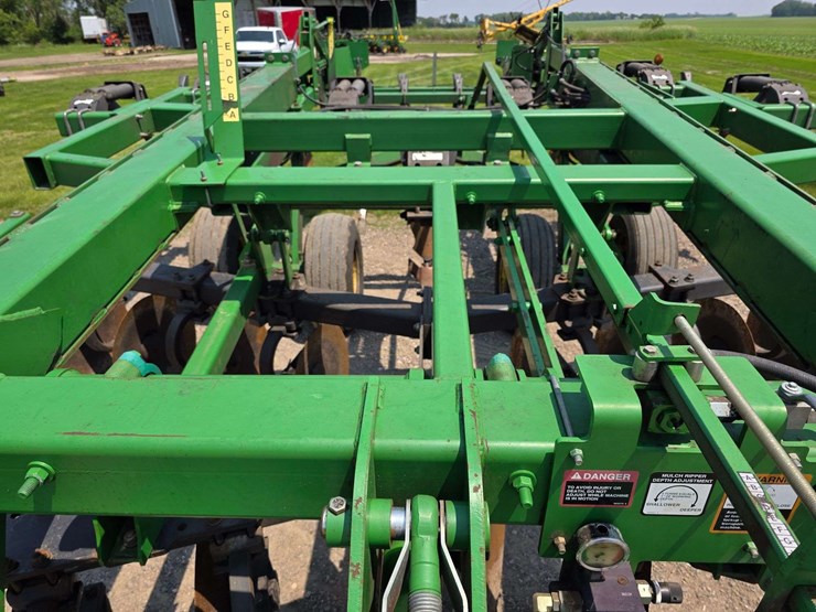 john-deere-2700-image-35