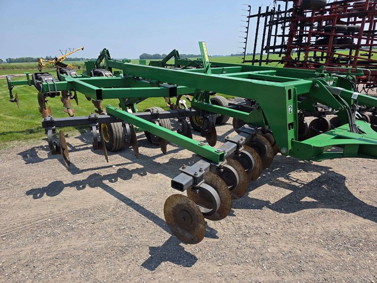 john-deere-2700-image-5