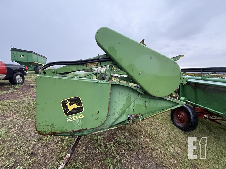 john-deere-224-image-2