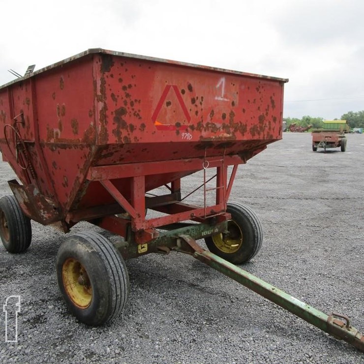 JOHN DEERE 1065A