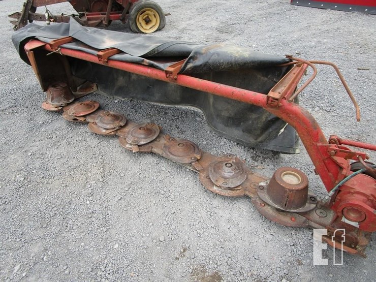 new-holland-465-image-3