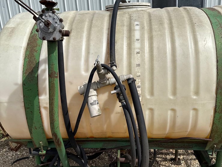 3pt-sprayer-with-booms-image-9