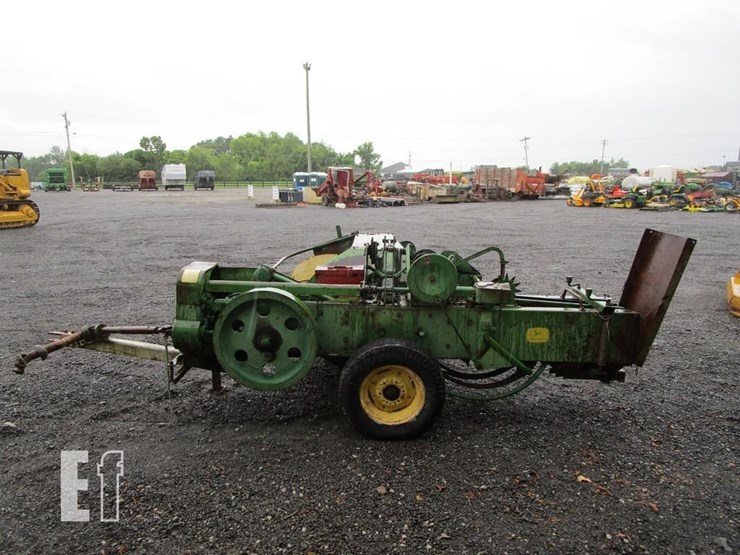 john-deere-24t-image-1