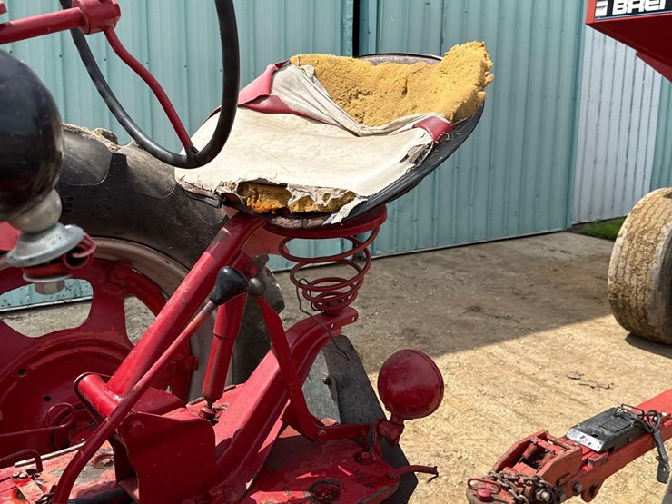farmall-super-h-tractor-image-23