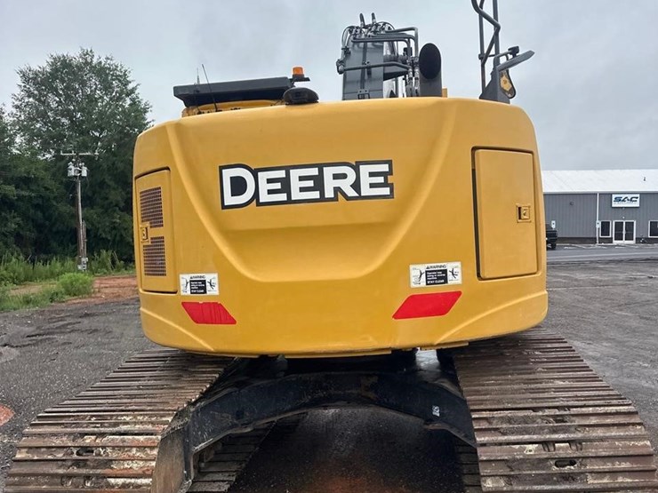 2021-deere-245g-lc-image-4