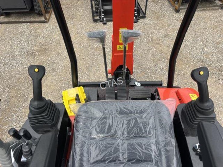 #111-•-cfg-industrial-mini-excavator---kubota-diesel-image-5