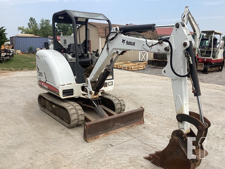 2011-bobcat-325g-image-6