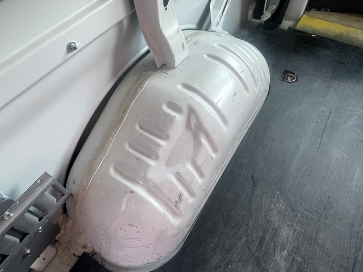 #1033-•-2023-chevy-express-van-(has-wi-salvage-title)-image-66