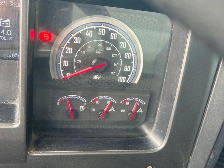 2021-mack-granite-64fr-image-92