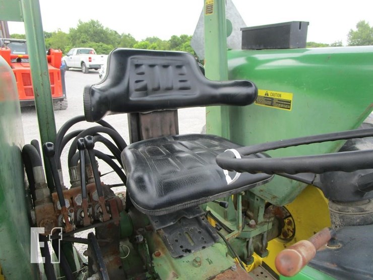 john-deere-2440-image-5