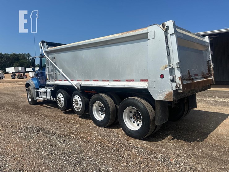 2021-mack-granite-64fr-image-7