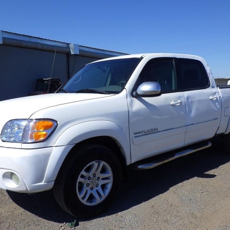 2004 TOYOTA TUNDRA
