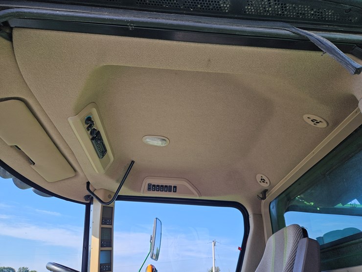 2009-john-deere-9770-sts-image-8