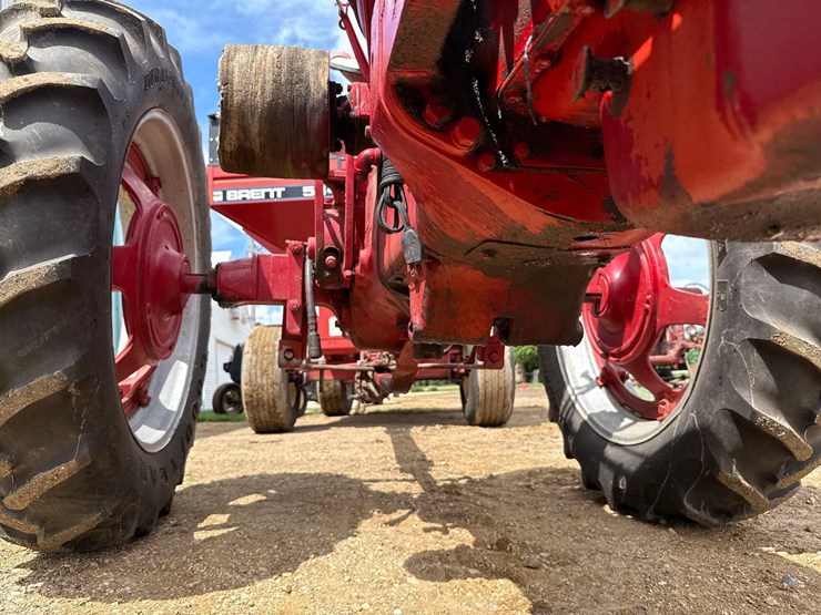 farmall-super-h-tractor-image-22