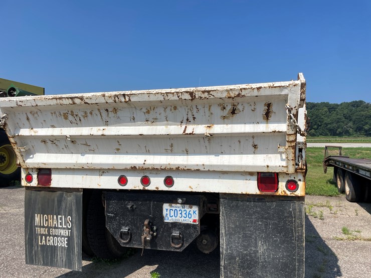#1013-•-1992-freightliner-cummins-(has-mn-title)-image-37