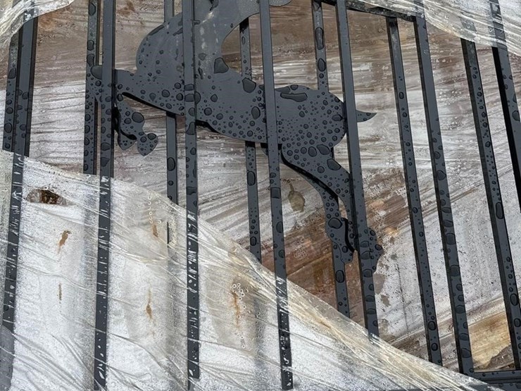 8ft-bi-parting-gates-with-deer-design-image-2