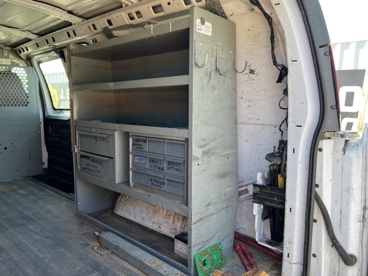 2001-gmc-3500-image-25