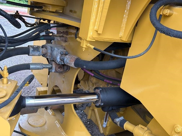 2020-caterpillar-962m-image-22