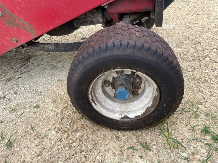 #1075-•-toro-lawn-mower-image-38