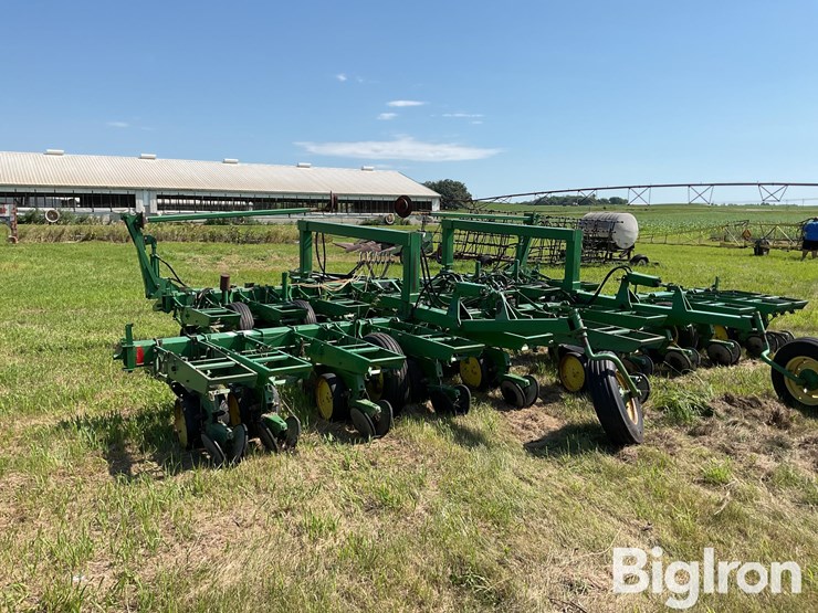 john-deere-7000-image-7