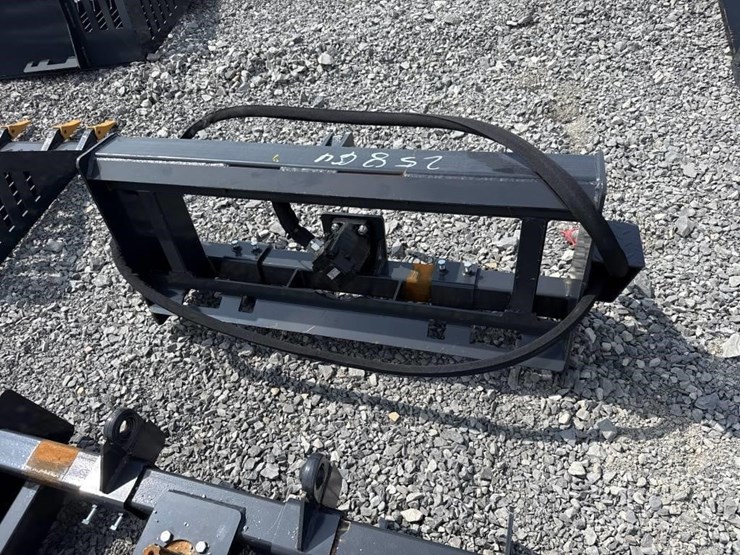 land-honor-skid-steer-to-three-point-hitch-pto-image-2