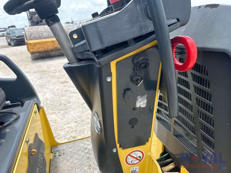 2017-bomag-bw90-image-19