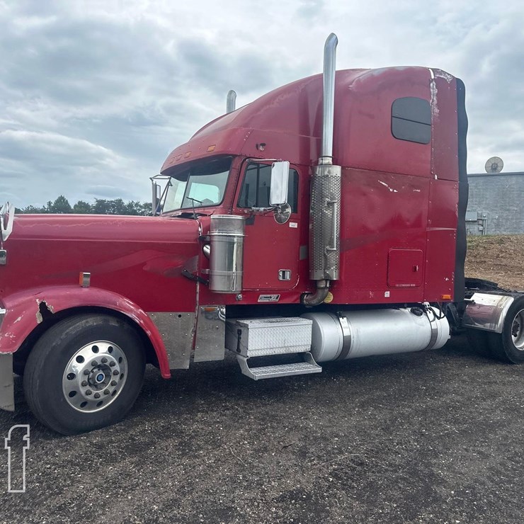 2000 FREIGHTLINER FLD132 CLASSIC XL