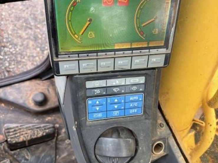 2006-komatsu-pc200-lc-8-image-9