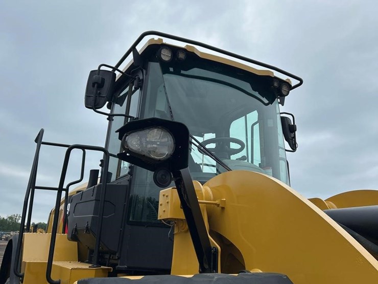 2020-caterpillar-962m-image-31