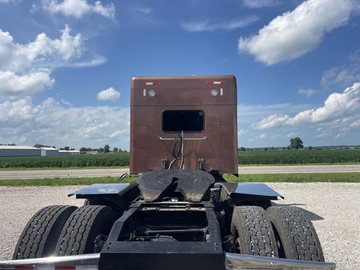 2007-peterbilt-388-image-4