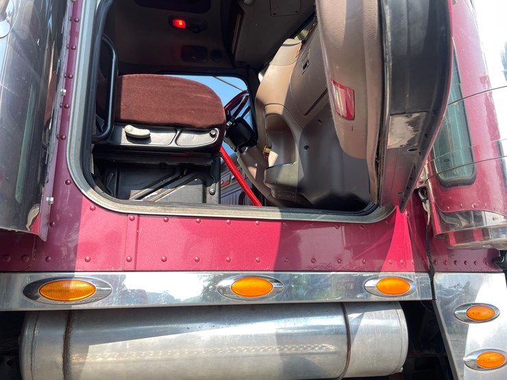 2007-peterbilt-379-image-94