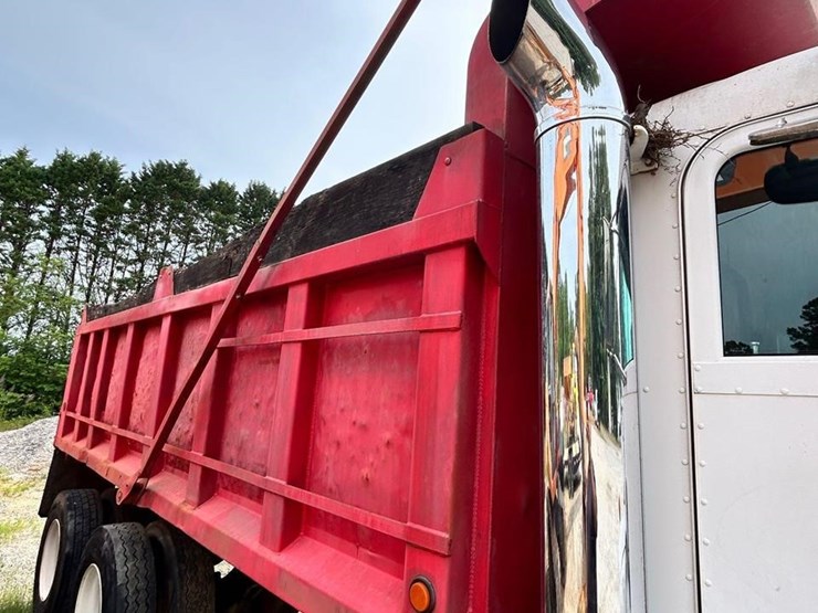 2000-peterbilt-330-image-5