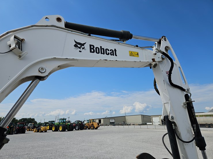 2019-bobcat-e85-image-23