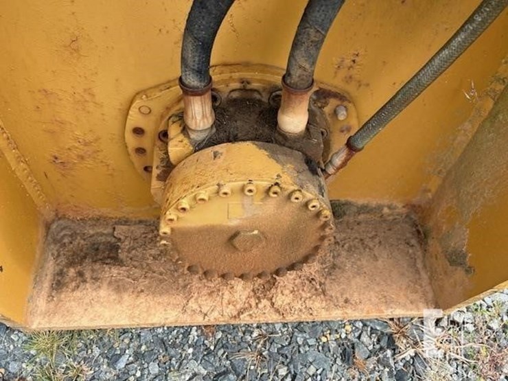 yellow-pipe-layer-image-6