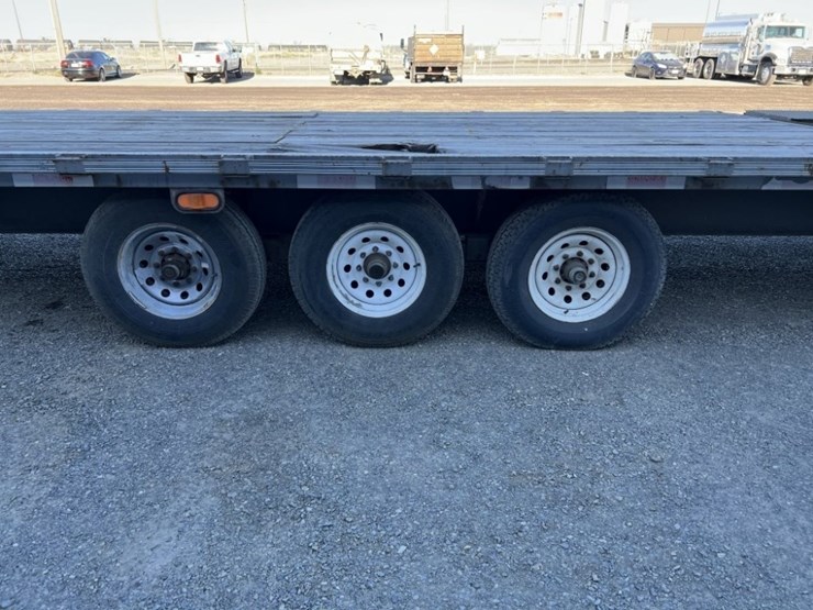 2014-innovative-32'-tri-axle-gooseneck-trailer-image-4