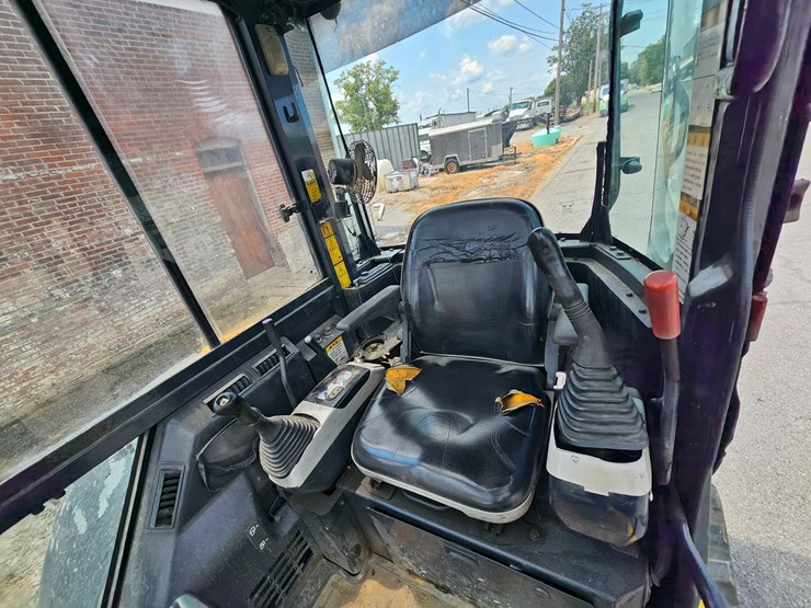 2018-komatsu-pc55mr-image-44