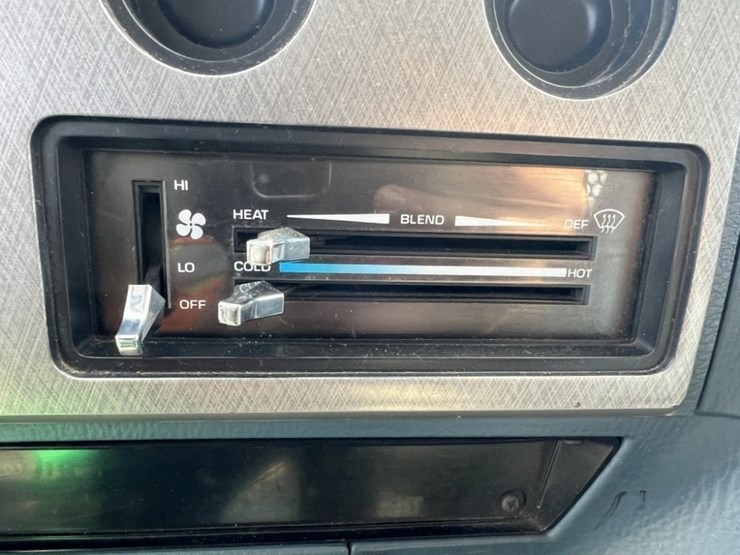 1992-chevrolet-g20-image-31