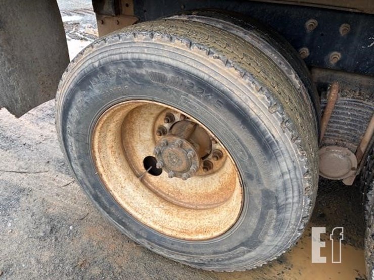 2005-mack-granite-cv713-image-30