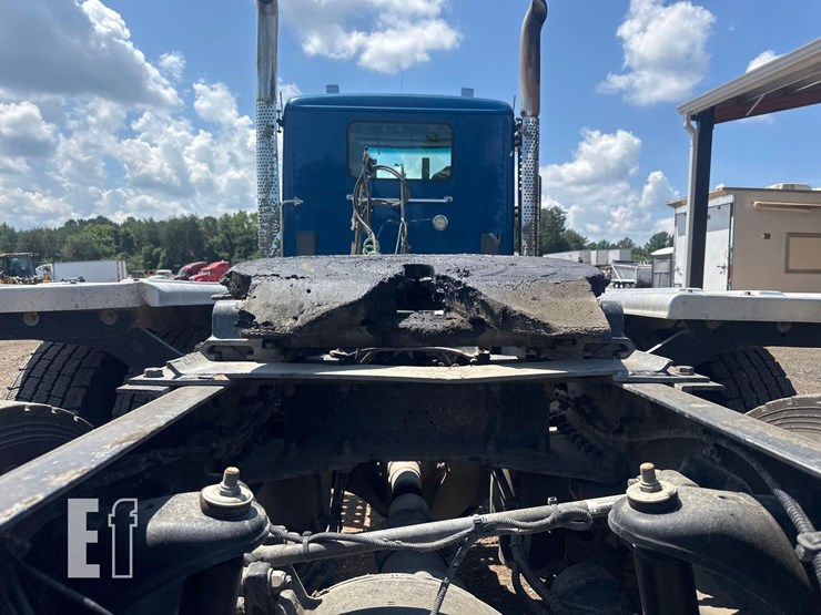 2018-kenworth-t880-image-16